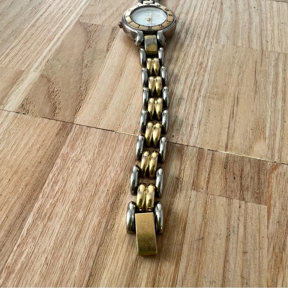 Eddie Bauer ladies two toned watch NEW BATTERY
